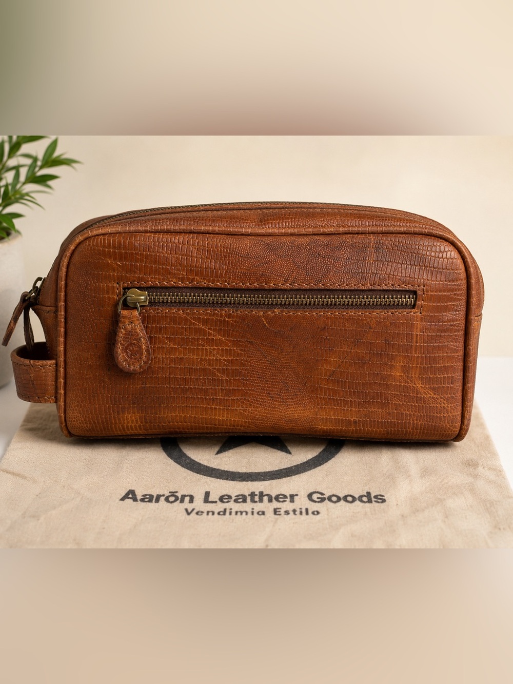 Aaron Leather Goods Brown Embossed Leather Toiletry Bag Dopp Kit Travel